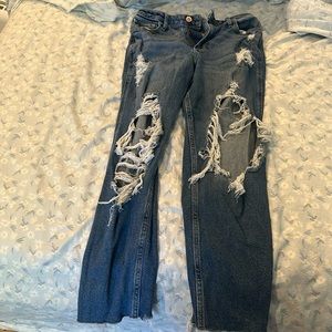 Curvy high rise mom jeans Hollister